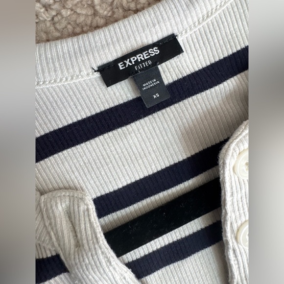 Express Ribbed Stripe V-Neck Midi Dress / Black & White / XS - Picture 4 of 7